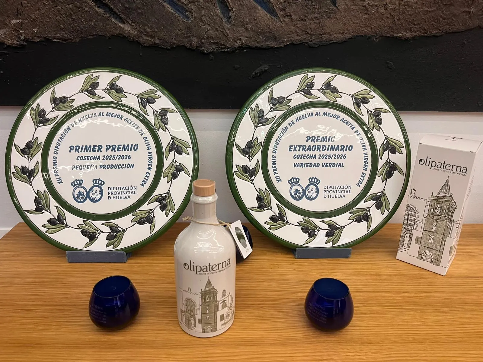 Mejor Aceite de Huelva en Pequeña Producción · XII Premio Diputación de Huelva al mejor AOVE Cosecha 2025/2026 Olipaterna